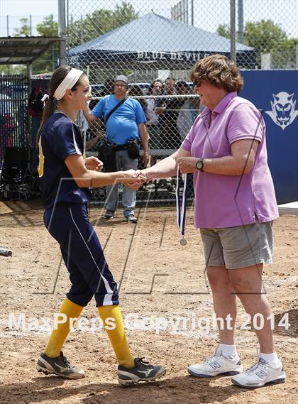 Thumbnail 3 in East Haven vs Seymour (CIAC Class M Final) photogallery.