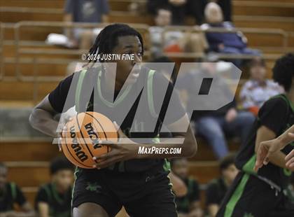 Thumbnail 1 in Lincoln vs. Lanier (Torrey Pines Holiday Classic) photogallery.