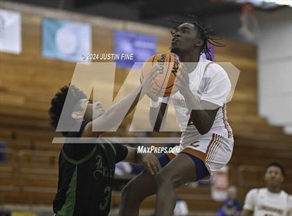 Thumbnail 3 in Lincoln vs. Lanier (Torrey Pines Holiday Classic) photogallery.