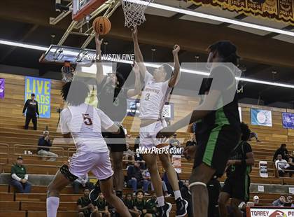 Thumbnail 1 in Lincoln vs. Lanier (Torrey Pines Holiday Classic) photogallery.