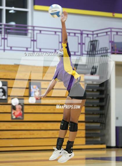 Thumbnail 1 in Cousino @ Avondale photogallery.