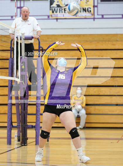 Thumbnail 3 in Cousino @ Avondale photogallery.