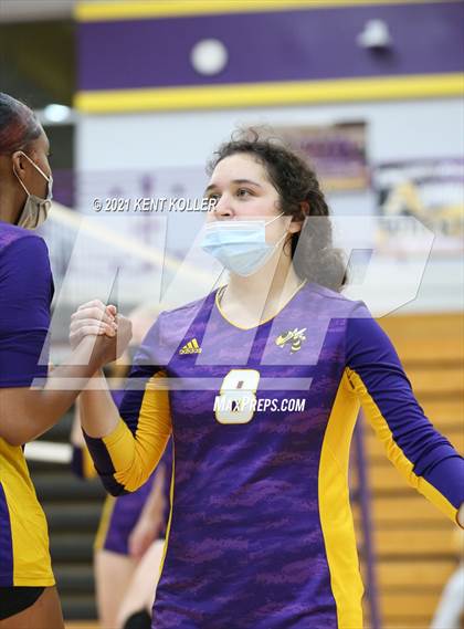 Thumbnail 3 in Cousino @ Avondale photogallery.