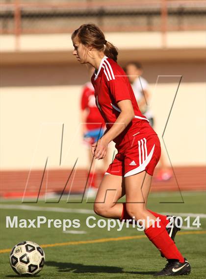 Thumbnail 2 in Central vs Ottawa (KSHSAA 4A Regional) photogallery.