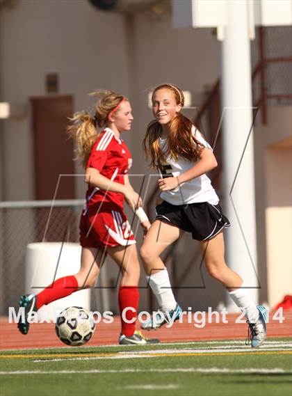 Thumbnail 2 in Central vs Ottawa (KSHSAA 4A Regional) photogallery.
