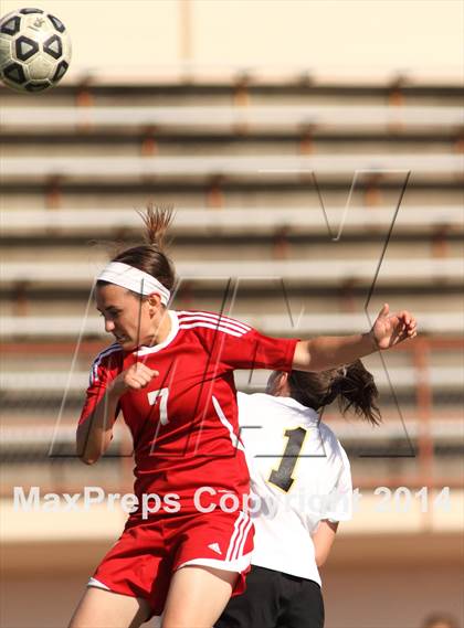 Thumbnail 3 in Central vs Ottawa (KSHSAA 4A Regional) photogallery.