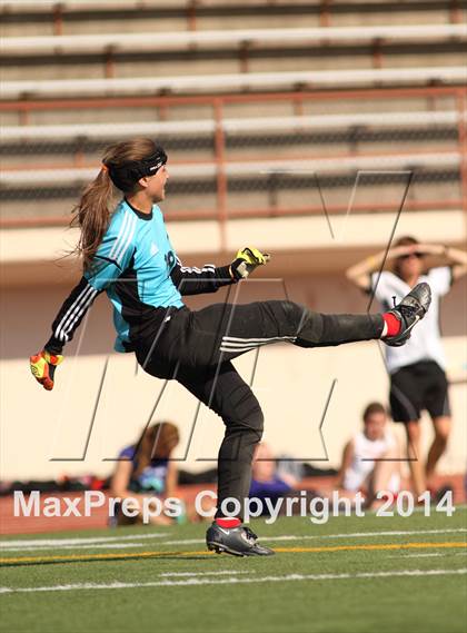 Thumbnail 3 in Central vs Ottawa (KSHSAA 4A Regional) photogallery.