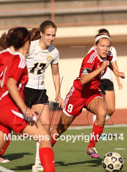 Thumbnail 2 in Central vs Ottawa (KSHSAA 4A Regional) photogallery.