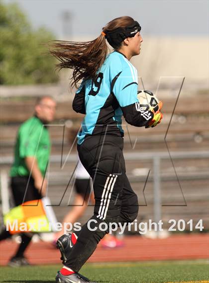 Thumbnail 2 in Central vs Ottawa (KSHSAA 4A Regional) photogallery.