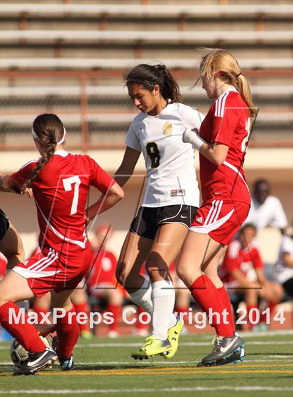 Thumbnail 1 in Central vs Ottawa (KSHSAA 4A Regional) photogallery.