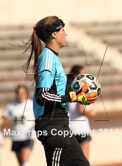 Thumbnail 1 in Central vs Ottawa (KSHSAA 4A Regional) photogallery.