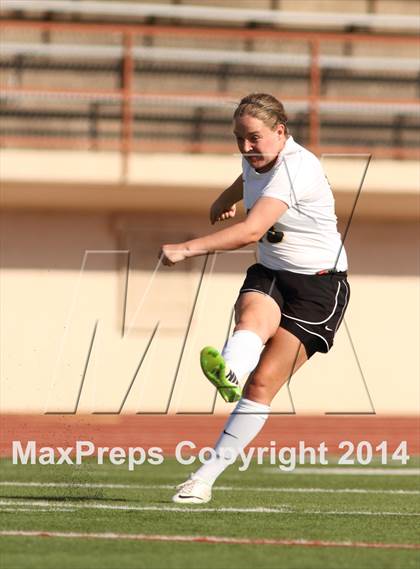 Thumbnail 2 in Central vs Ottawa (KSHSAA 4A Regional) photogallery.