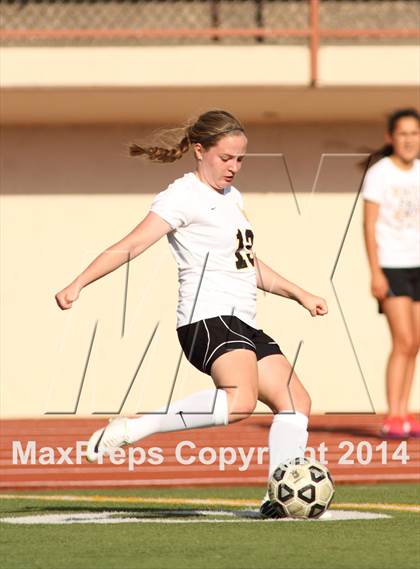 Thumbnail 3 in Central vs Ottawa (KSHSAA 4A Regional) photogallery.
