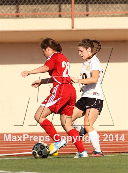 Thumbnail 1 in Central vs Ottawa (KSHSAA 4A Regional) photogallery.