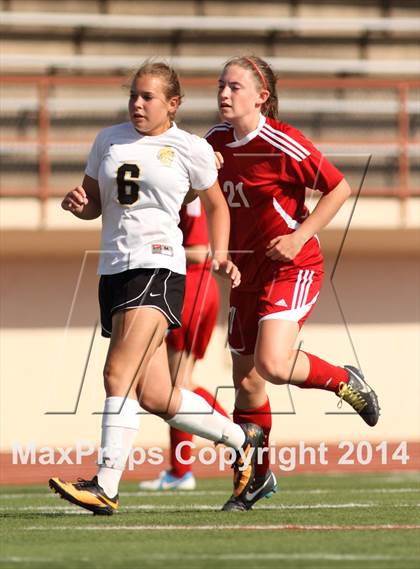Thumbnail 3 in Central vs Ottawa (KSHSAA 4A Regional) photogallery.