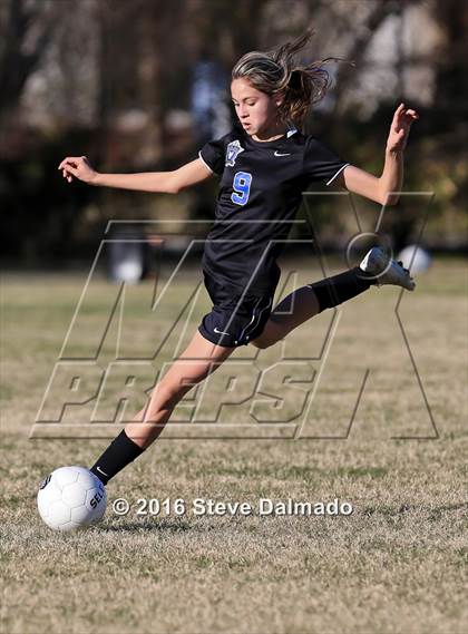 Thumbnail 3 in Benjamin Franklin vs. Live Oak (LHSAA D2 Regional Playoff) photogallery.
