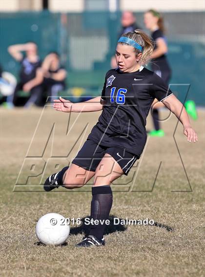 Thumbnail 3 in Benjamin Franklin vs. Live Oak (LHSAA D2 Regional Playoff) photogallery.
