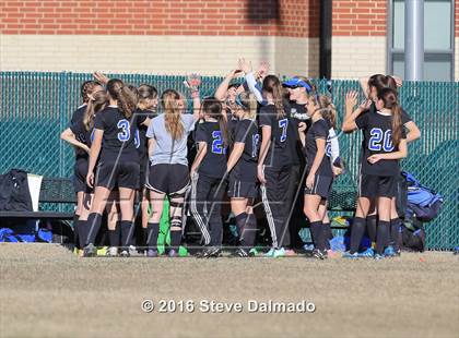Thumbnail 3 in Benjamin Franklin vs. Live Oak (LHSAA D2 Regional Playoff) photogallery.