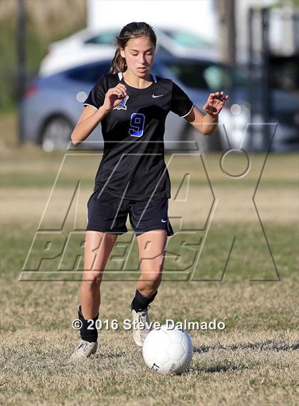 Thumbnail 3 in Benjamin Franklin vs. Live Oak (LHSAA D2 Regional Playoff) photogallery.