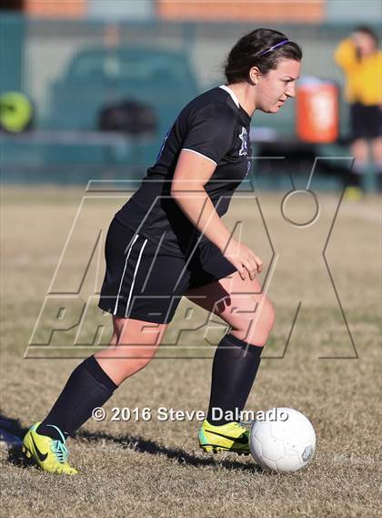 Thumbnail 2 in Benjamin Franklin vs. Live Oak (LHSAA D2 Regional Playoff) photogallery.