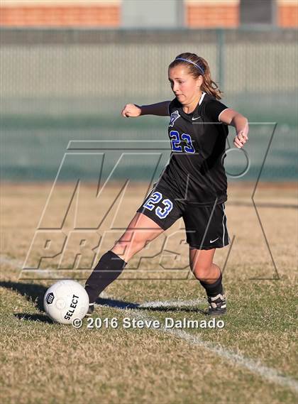 Thumbnail 2 in Benjamin Franklin vs. Live Oak (LHSAA D2 Regional Playoff) photogallery.