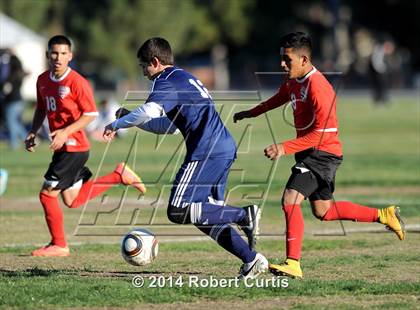 Thumbnail 2 in Saugus vs. Cleveland photogallery.