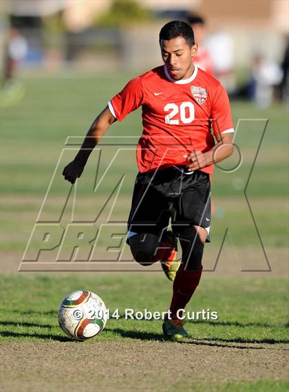 Thumbnail 3 in Saugus vs. Cleveland photogallery.