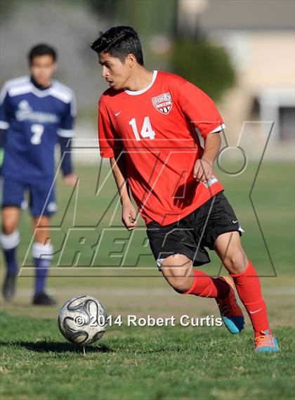Thumbnail 3 in Saugus vs. Cleveland photogallery.