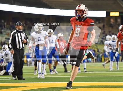 Thumbnail 1 in Rockwall-Heath vs. Temple (UIL 6A Area Playoff) photogallery.