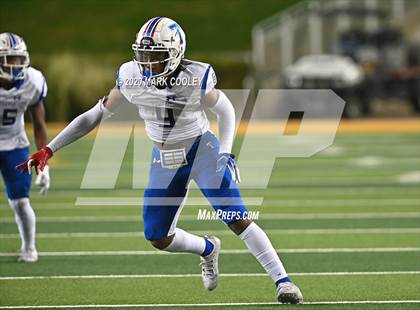 Thumbnail 2 in Rockwall-Heath vs. Temple (UIL 6A Area Playoff) photogallery.