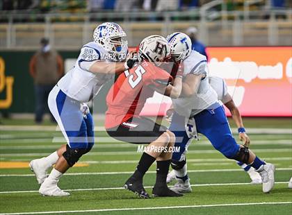 Thumbnail 2 in Rockwall-Heath vs. Temple (UIL 6A Area Playoff) photogallery.