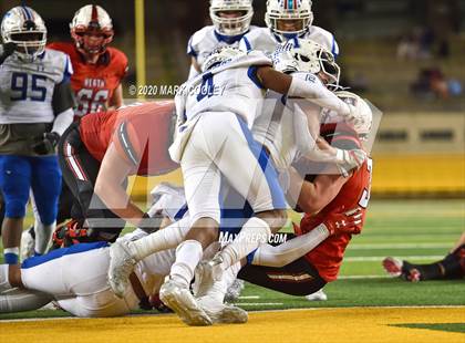 Thumbnail 3 in Rockwall-Heath vs. Temple (UIL 6A Area Playoff) photogallery.