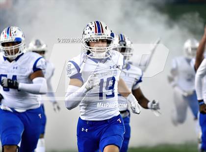 Thumbnail 1 in Rockwall-Heath vs. Temple (UIL 6A Area Playoff) photogallery.