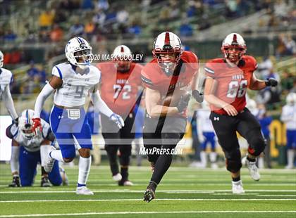 Thumbnail 2 in Rockwall-Heath vs. Temple (UIL 6A Area Playoff) photogallery.