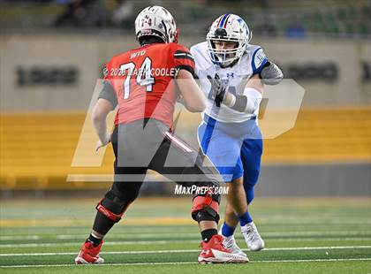Thumbnail 3 in Rockwall-Heath vs. Temple (UIL 6A Area Playoff) photogallery.