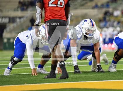 Thumbnail 1 in Rockwall-Heath vs. Temple (UIL 6A Area Playoff) photogallery.