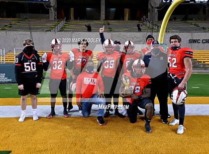 Thumbnail 3 in Rockwall-Heath vs. Temple (UIL 6A Area Playoff) photogallery.