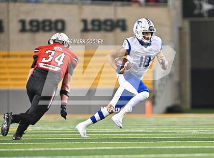 Thumbnail 1 in Rockwall-Heath vs. Temple (UIL 6A Area Playoff) photogallery.