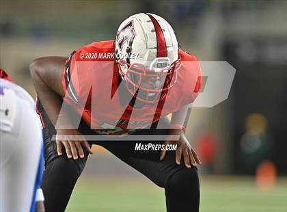 Thumbnail 1 in Rockwall-Heath vs. Temple (UIL 6A Area Playoff) photogallery.