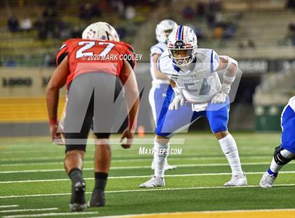 Thumbnail 2 in Rockwall-Heath vs. Temple (UIL 6A Area Playoff) photogallery.