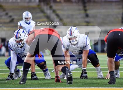 Thumbnail 2 in Rockwall-Heath vs. Temple (UIL 6A Area Playoff) photogallery.
