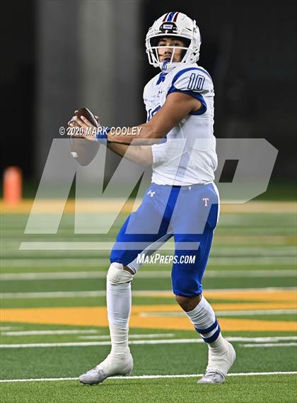 Thumbnail 1 in Rockwall-Heath vs. Temple (UIL 6A Area Playoff) photogallery.