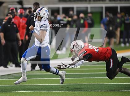 Thumbnail 1 in Rockwall-Heath vs. Temple (UIL 6A Area Playoff) photogallery.