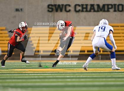 Thumbnail 3 in Rockwall-Heath vs. Temple (UIL 6A Area Playoff) photogallery.