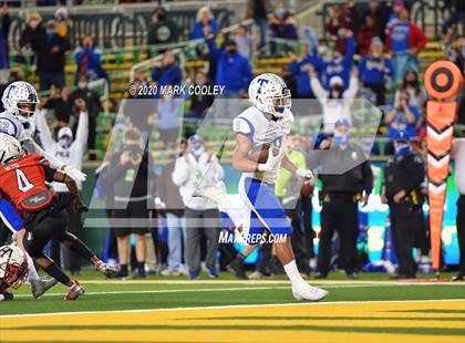 Thumbnail 2 in Rockwall-Heath vs. Temple (UIL 6A Area Playoff) photogallery.