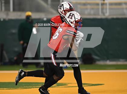 Thumbnail 1 in Rockwall-Heath vs. Temple (UIL 6A Area Playoff) photogallery.