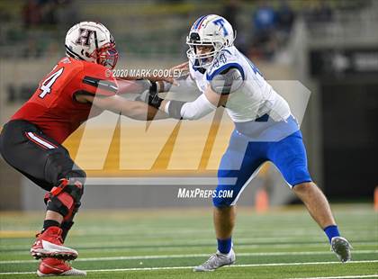 Thumbnail 3 in Rockwall-Heath vs. Temple (UIL 6A Area Playoff) photogallery.