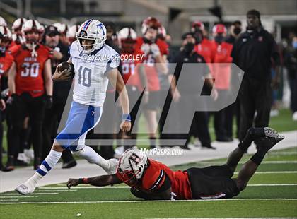Thumbnail 1 in Rockwall-Heath vs. Temple (UIL 6A Area Playoff) photogallery.