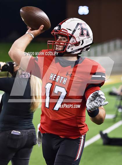 Thumbnail 3 in Rockwall-Heath vs. Temple (UIL 6A Area Playoff) photogallery.