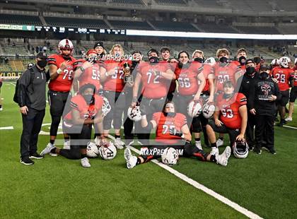 Thumbnail 1 in Rockwall-Heath vs. Temple (UIL 6A Area Playoff) photogallery.